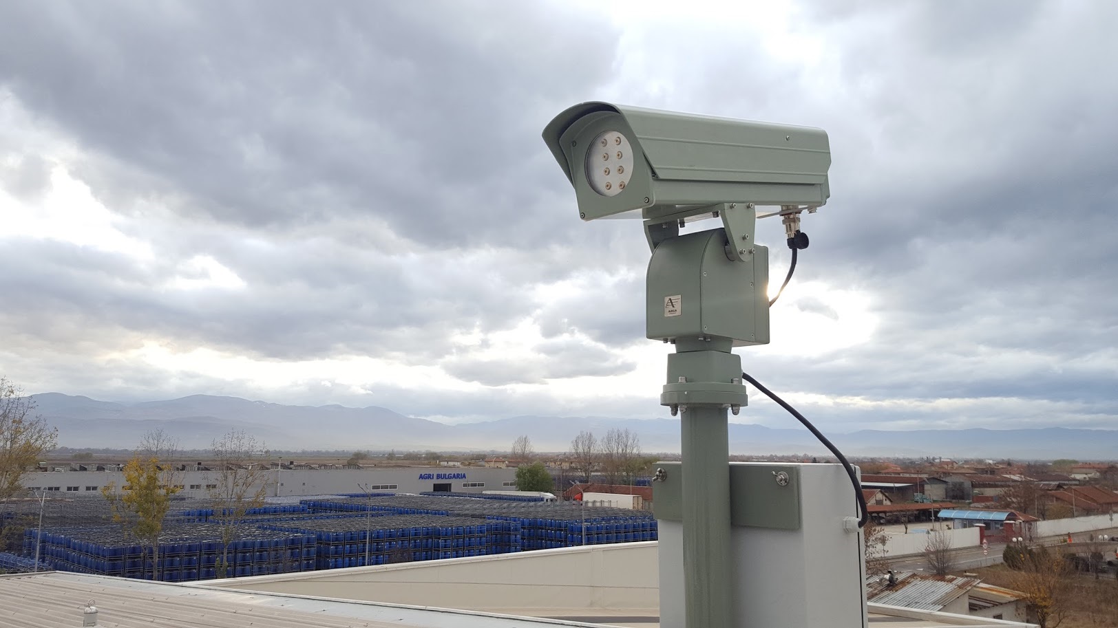  安防视频监控系统中的24h全天候摄像机